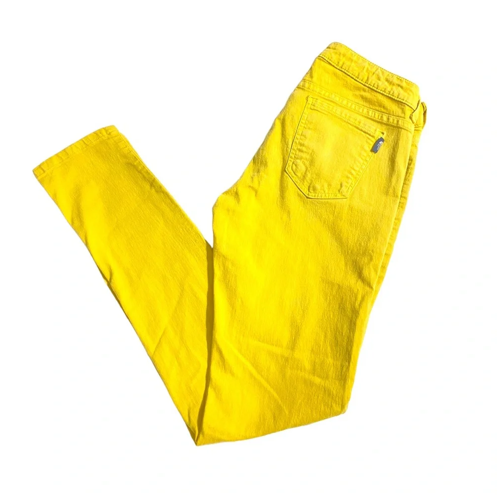 The North Face yellow mid rise denim skinny jeans
Size 4 Regular - Picture 2 of 5